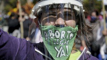 Aborto legal: Diputados postergan la firma del dictamen para el miércoles
