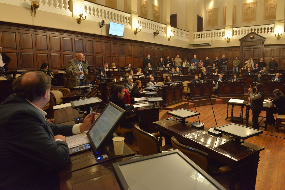 El Senado de Mendoza aprobó una ley para sancionar a los funcionarios que no den respuesta a los reclamos de los ciudadanos. Foto: Prensa del Senado