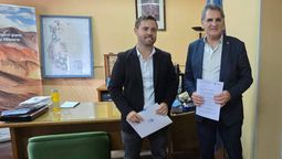 Mendoza avanza en la construcción de la licencia social con pueblos originarios. Foto: Jerónimo Shantal, director de minería y Claudio Avruj, director de Asuntos Indígenas.