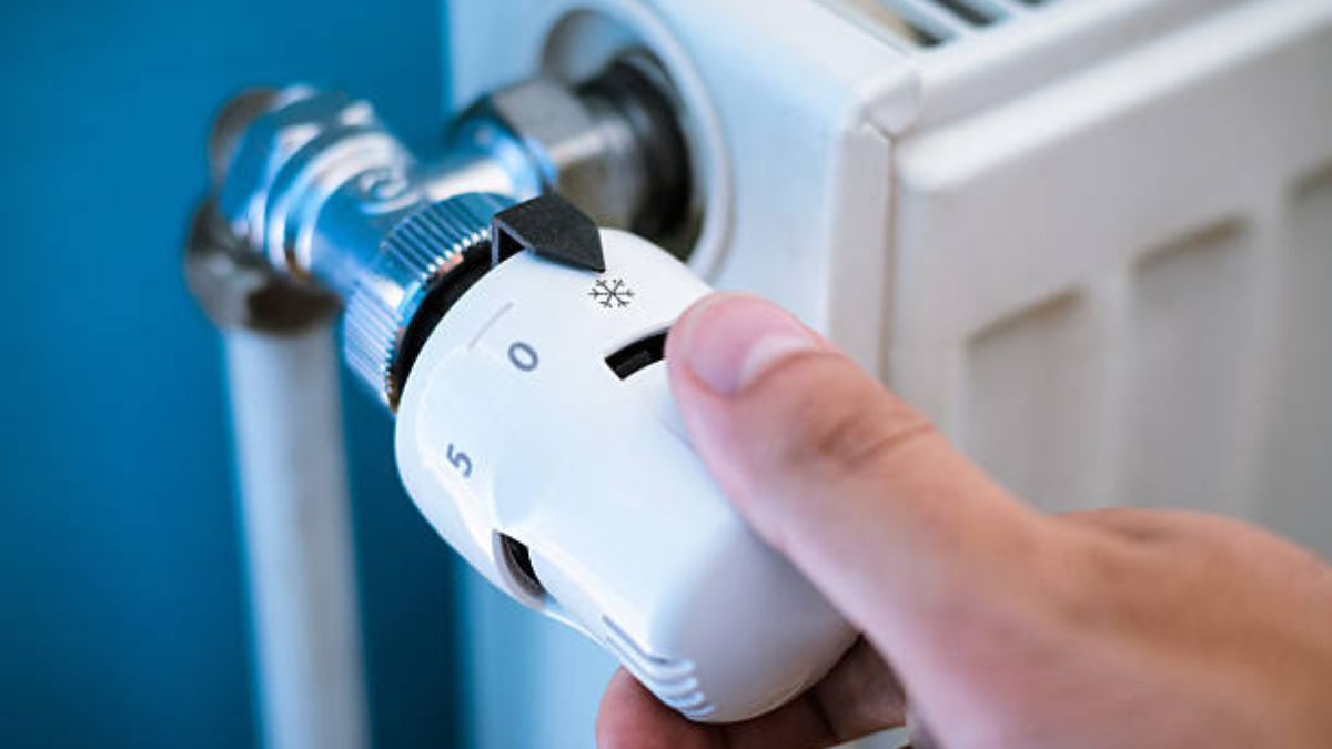 El truco de un ingeniero para ahorrar dinero al utilizar la calefacción. El truco de un ingeniero para ahorrar dinero al utilizar la calefacción.