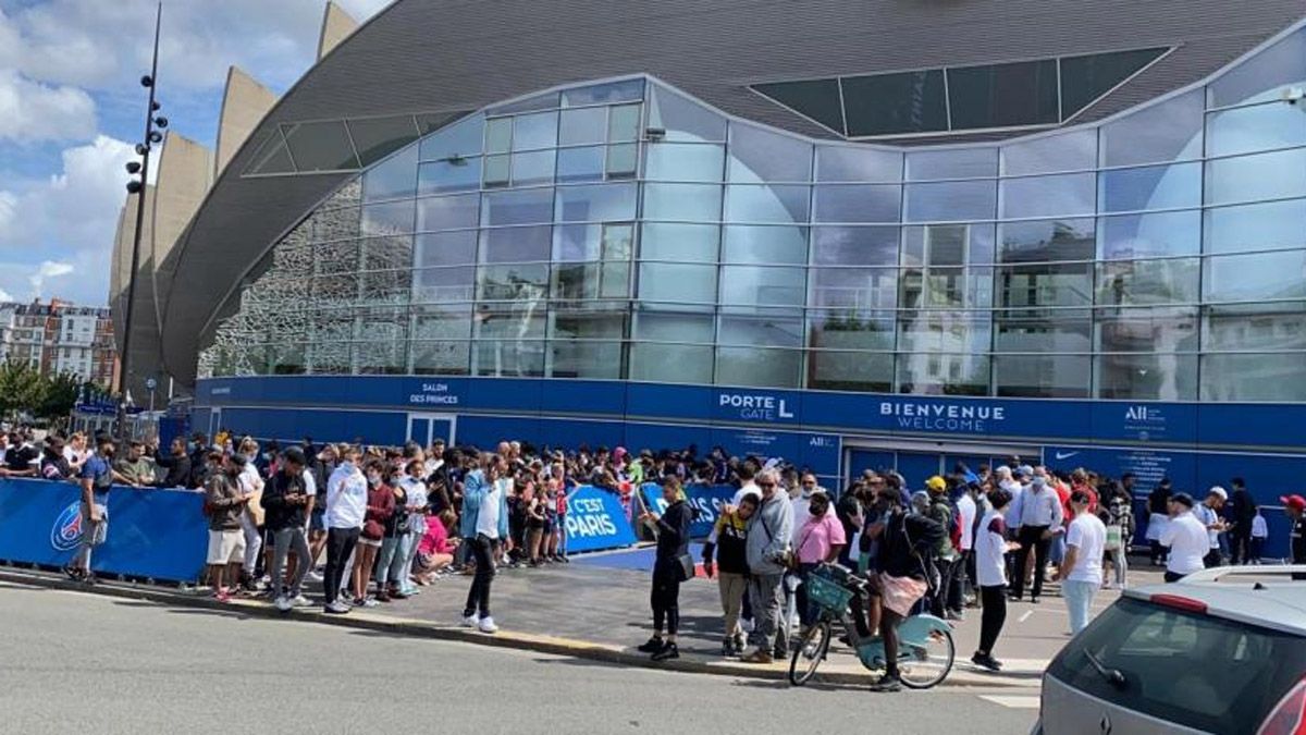 París está revolucionada por la llegada de Messi