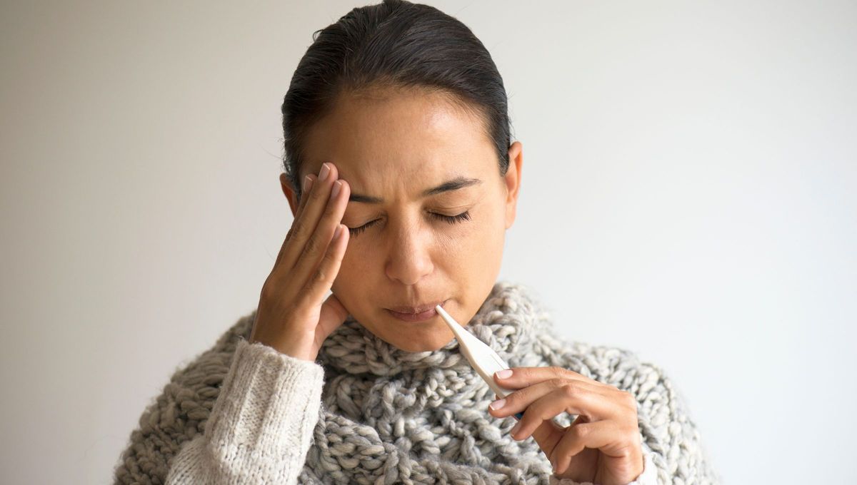 Si es una urgencia, también debe atenderse cuanto antes, pero los fuertes síntomas no ponen en peligro la vida Si es una urgencia, también debe atenderse cuanto antes, pero los fuertes síntomas no ponen en peligro la vida