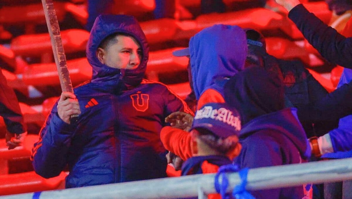 El partido entre Independiente y Universidad de Chile fue cancelado por incidentes. 