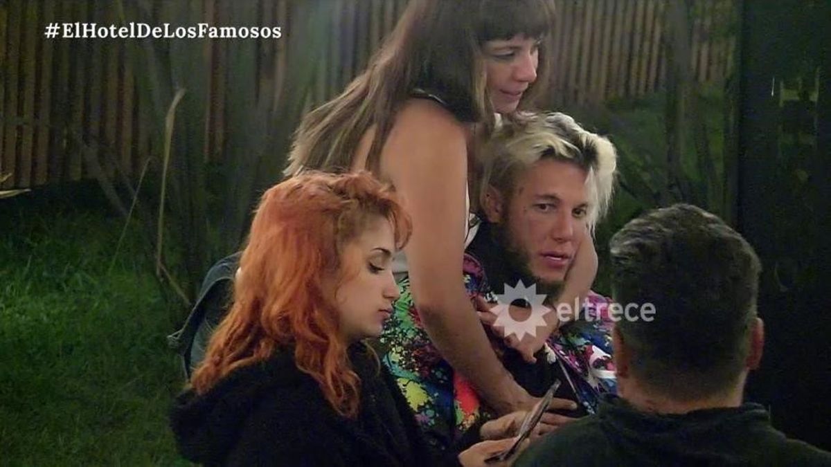 Melody Luz celosa de Lissa Vera.