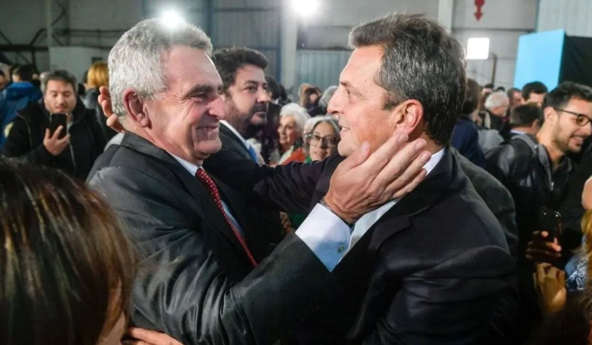 Agustín Rossi junto a Sergio Massa. La dupla para la presidencia que propone Unión por la Patria. 