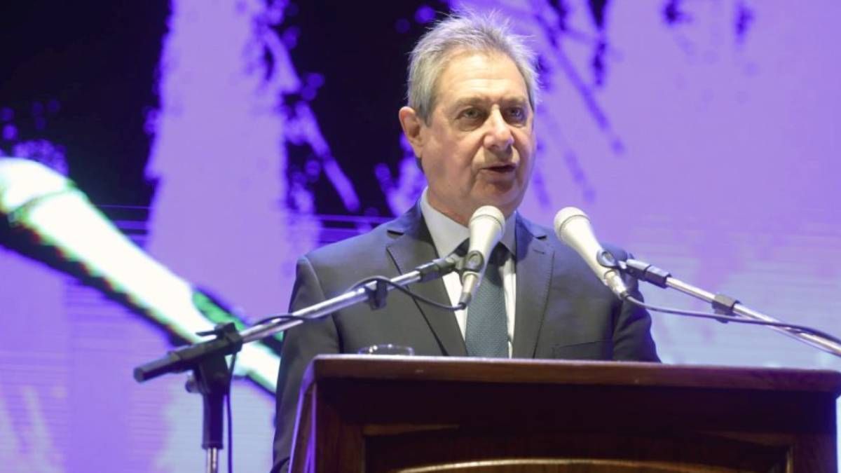 El intendente de San Rafel, Omar F&eacute;lix, puso en agenda el tema de la autonom&iacute;a municipal y le aclar&oacute; al gobierno provincial que sabe cu&aacute;les son sus responsabilidades y cu&aacute;les le quieren transferir.