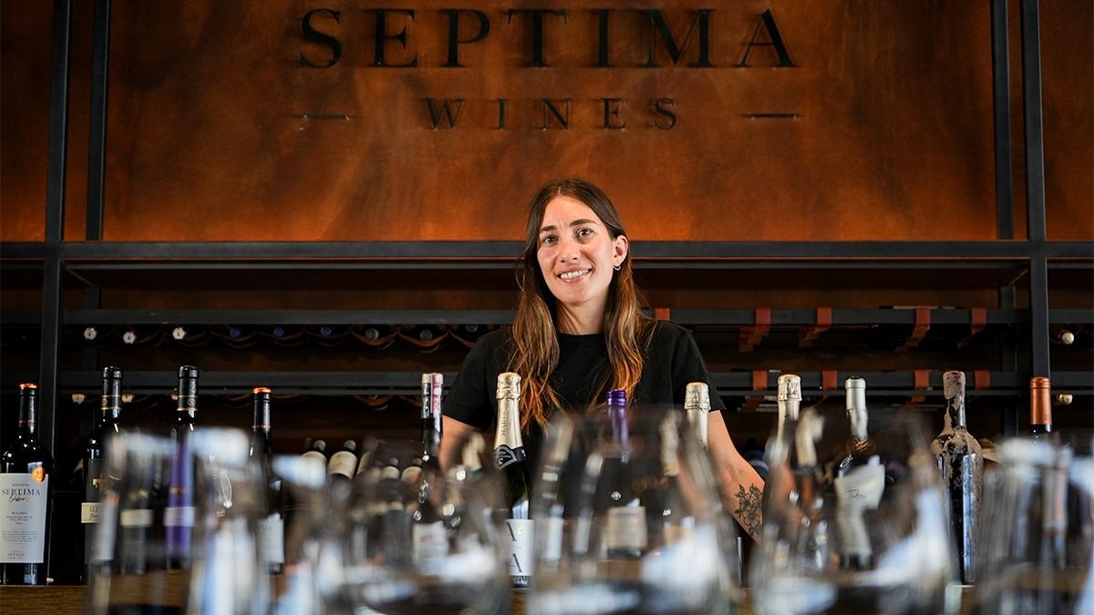 La innovación y una comunicación más cercana con el consumidor son las estrategias de Bignone para hacer repuntar el consumo de vinos. La innovación y una comunicación más cercana con el consumidor son las estrategias de Bignone para hacer repuntar el consumo de vinos.