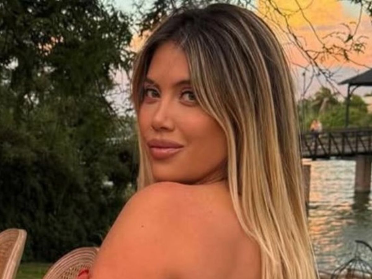 Las fotos virales de Wanda Nara en microbikini colaless en el caribe mexicano