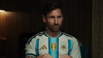 Quiero vale cuatro: con Messi protagonista, el genial video de la Selección argentina y su nueva piel Quiero vale cuatro: con Messi protagonista, el genial video de la Selección argentina y su nueva piel
