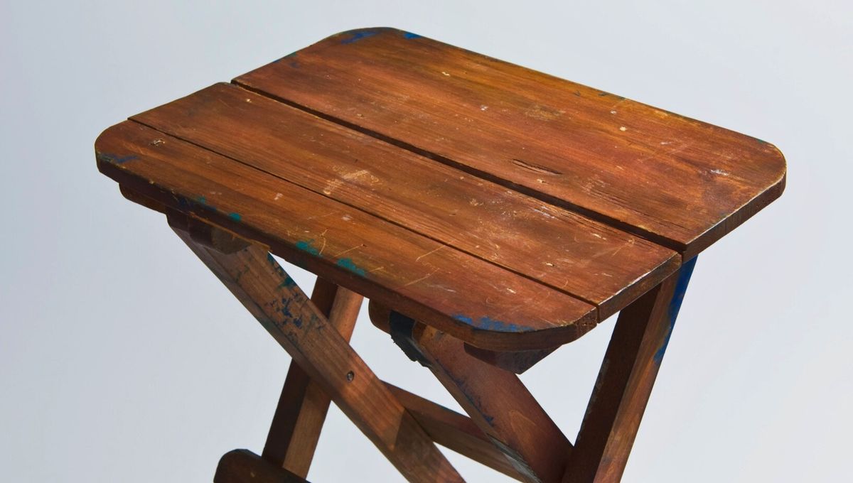 No hay que renegar con una mesa renga o inestable. Con un truco casero puedes eliminar este problema. No hay que renegar con una mesa renga o inestable. Con un truco casero puedes eliminar este problema.