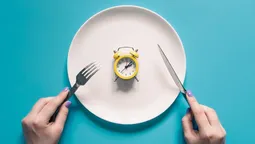 Descubrimiento alerta sobre la dieta de moda: puede perjudicar el crecimiento del cabello