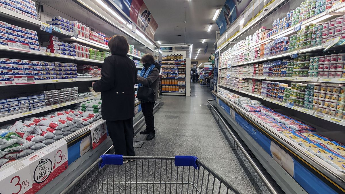 Los lácteos escasean y están más caros.