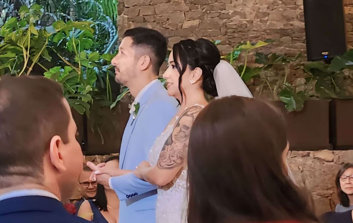 Casamiento trágico: el novio fue atropellado al salir de la fiesta y murió frente a la novia. Casamiento trágico: el novio fue atropellado al salir de la fiesta y murió frente a la novia.