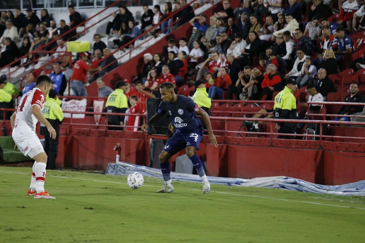 Independiente Rivadavia perdió con Huracán y está fuera de la zona de clasificación a los playoffs