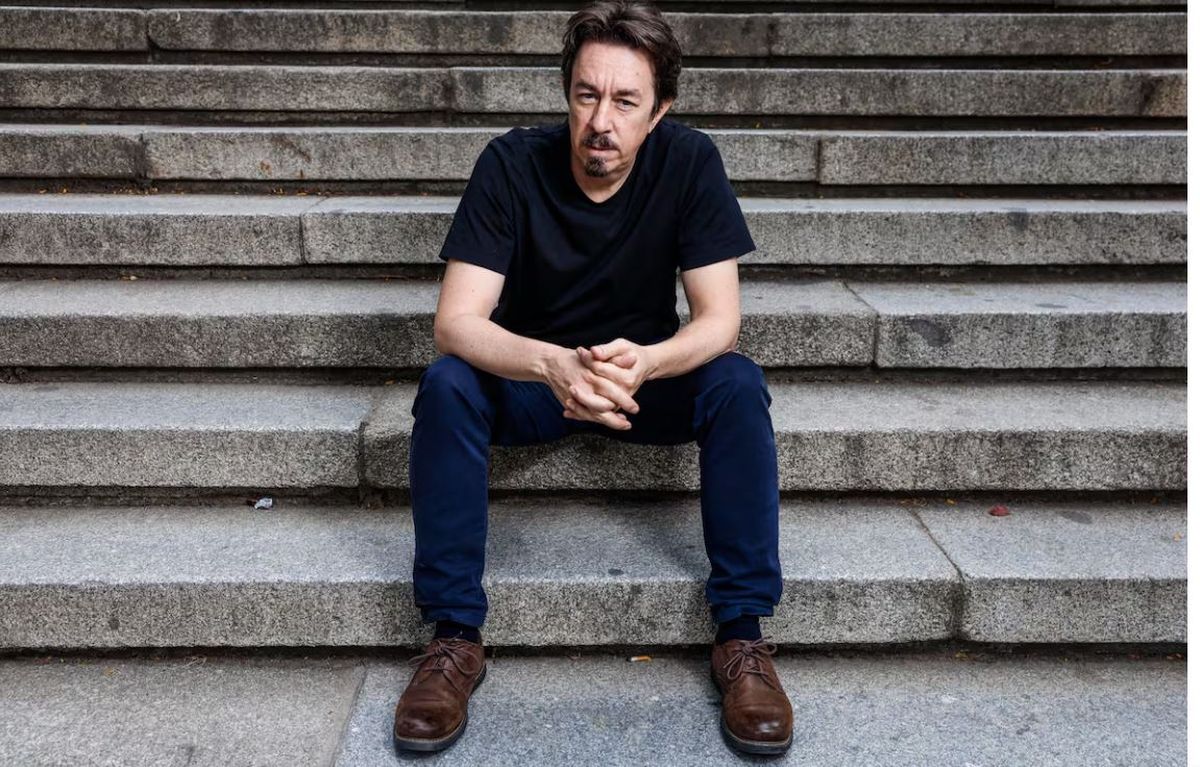 "Si esta novela sirve para que se abra como una especie de di&aacute;logo, que sirva para que los adultos escuchemos a los chicos j&oacute;venes, ya estoy justificado", define Pedro Mairal.