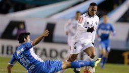 Una de cal y una de arena para Racing tras el empate en casa