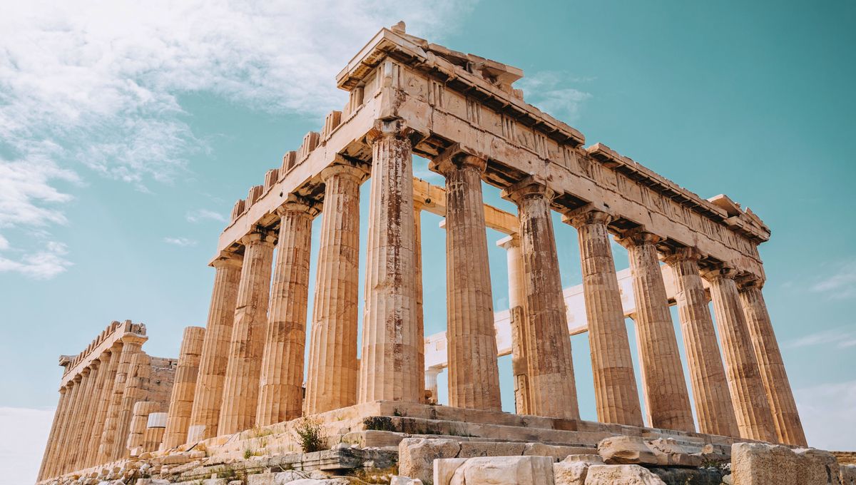 El griego es un idioma antiguo y aún vigente. Forma parte de las más de 7000 lenguas vivas del mundo. El griego es un idioma antiguo y aún vigente. Forma parte de las más de 7000 lenguas vivas del mundo. 