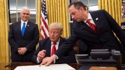 Trump firmó un decreto contra el sistema de salud Obamacare