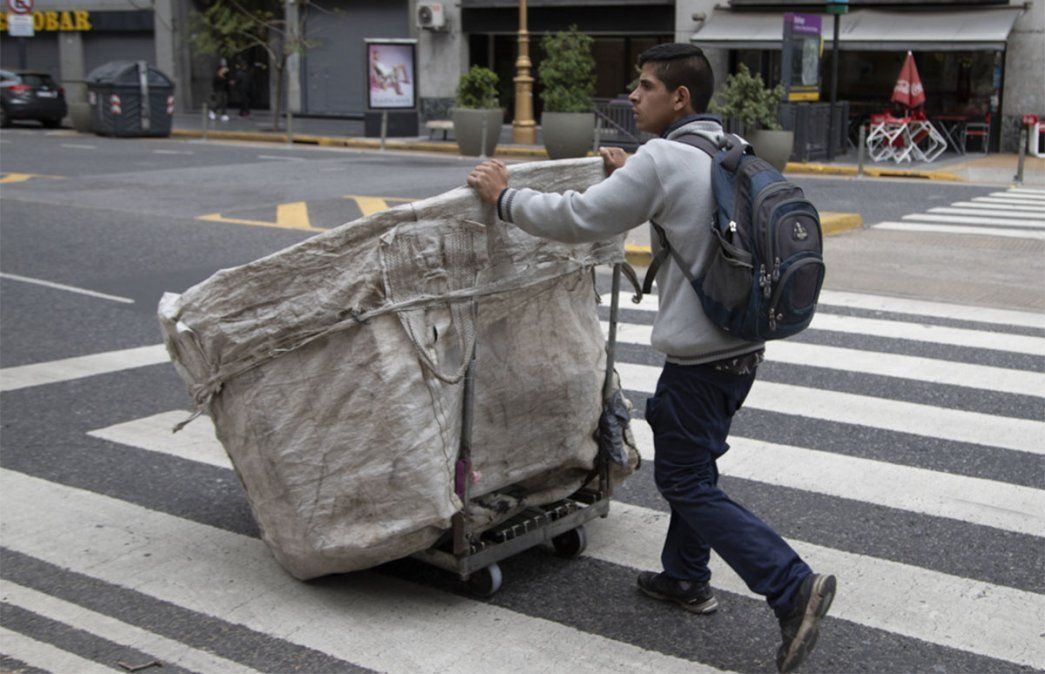 Por decreto, el Gobierno nacional prorrogó hasta enero del 2021 la prohibición de despidos y suspensiones. No incluye empleados del sector público nacional.
