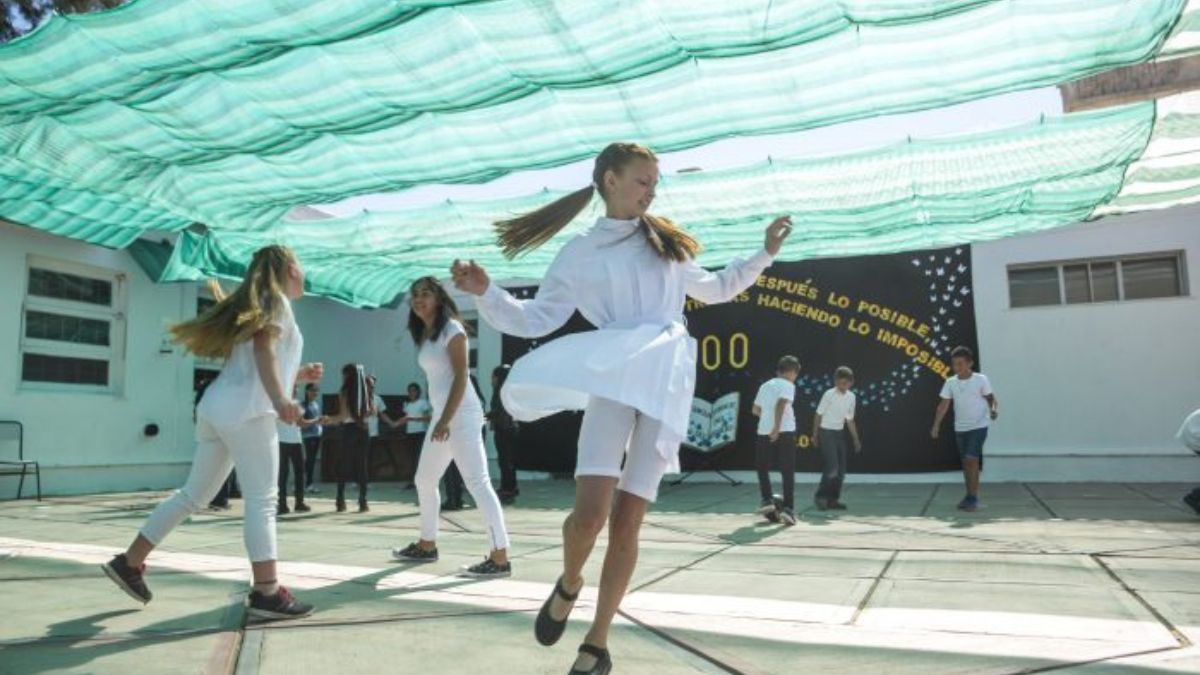 Sin duda, el comienzo de clases pone más felices a los padres en busca de la calma que perdieron en verano que a los niños somnolientos y apurados. 