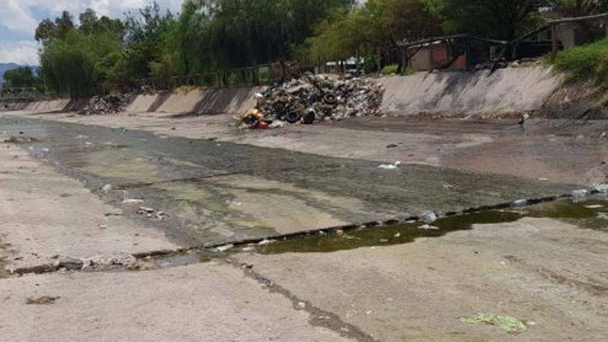 El Colector Papagayos atraviesa los barrios del oeste de la ciudad de Mendoza y Las Heras.
