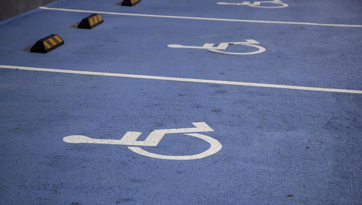 ¿El Certificado Único de Discapacidad permite transitar y estacionar libremente?