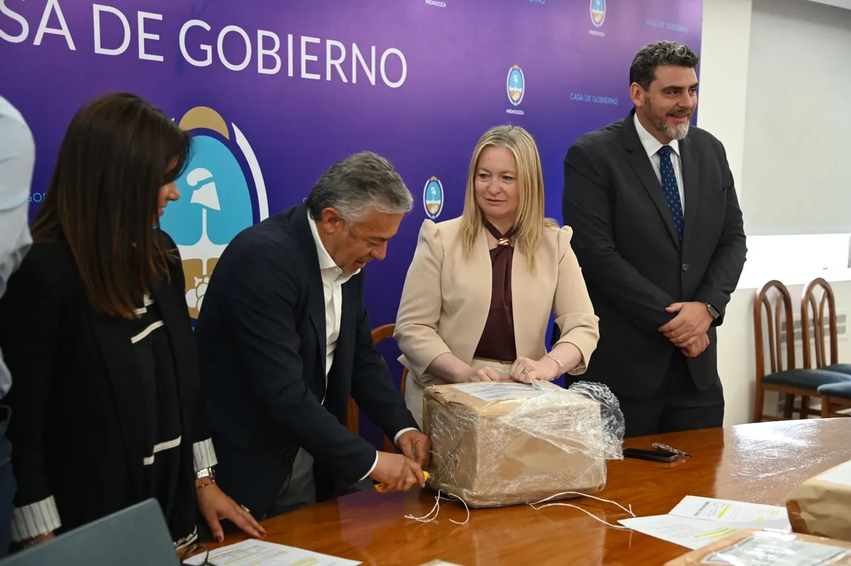 Marité Baduí, Alfredo Cornejo, Hebe Casado y Martín Kerchner en el acto que se llevó a cabo en Casa de Gobierno. 