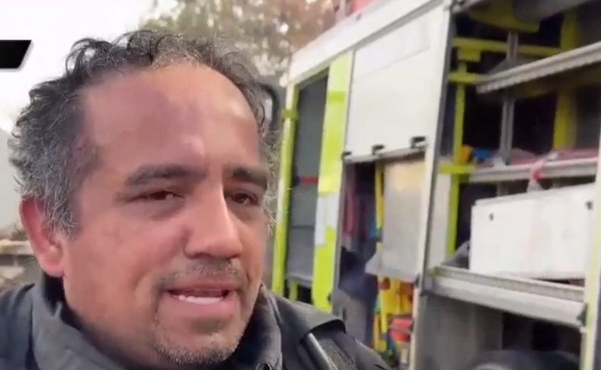 Uno de los bomberos que participó en el incendio del local Uno de los bomberos que participó en el incendio del local