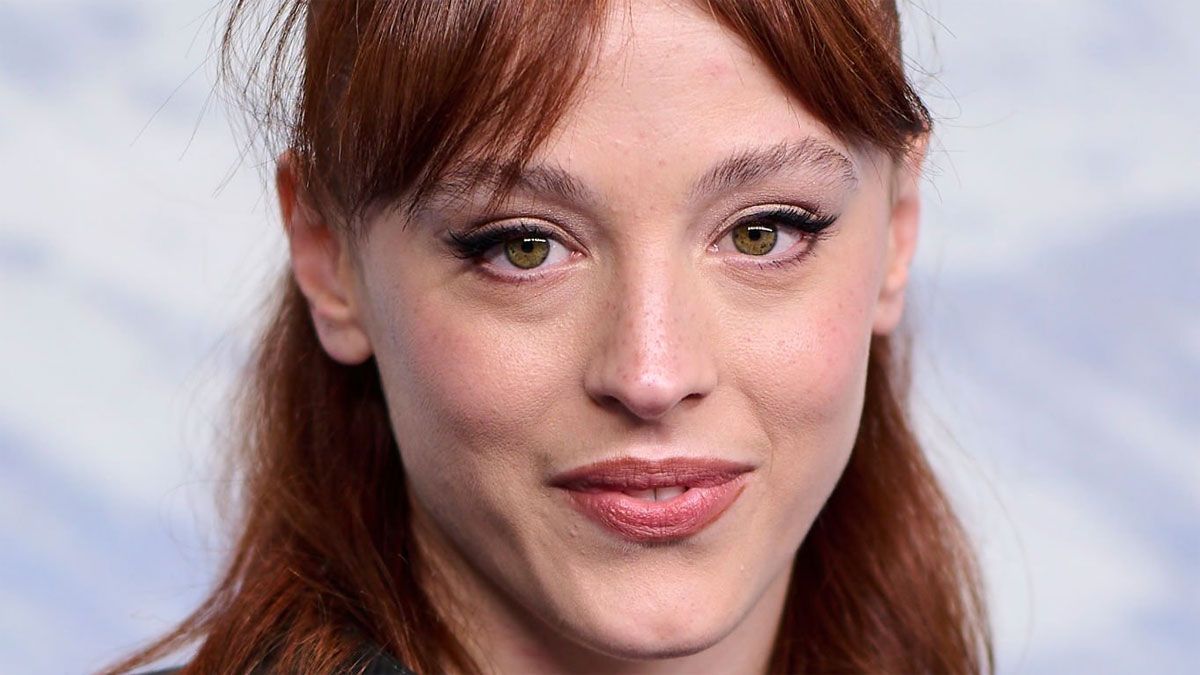 La actriz Catalina Sopelana interpreta a Violeta Álvarez en la serie de Netflix.