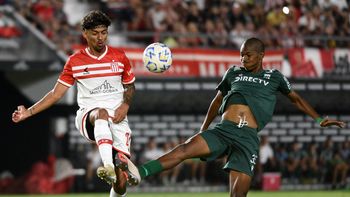 Cristian Medina firmó y debutó en Estudiantes con un golazo en La Noche del León