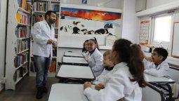 En San Juan las clases vuelven a las aulas y es la primera en el país