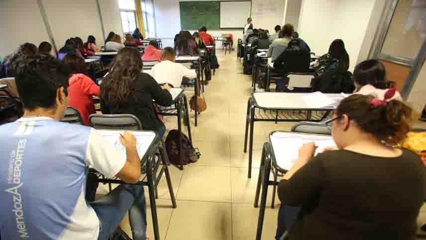 600 docentes se inscribieron en un día para realizar las jornadas sobre Nuestro suelo, maravillas minerales de Mendoza