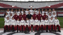 Histórico: River presentó a su equipo femenino y firmó 15 contratos profesionales