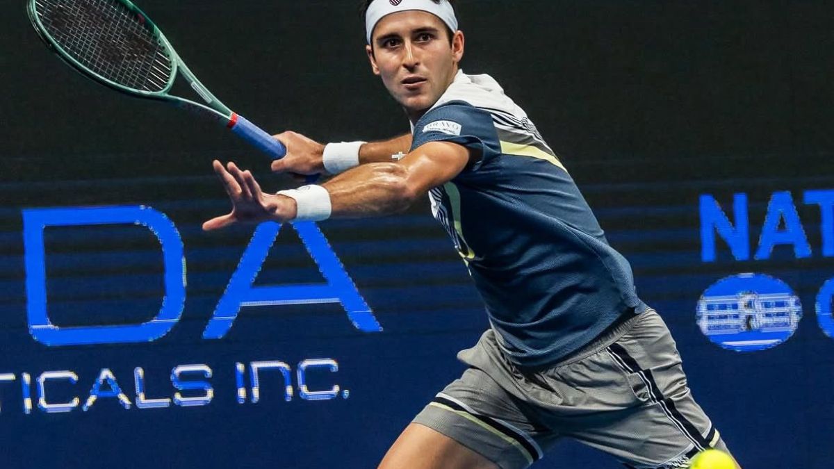 Tomás Etcheverry se lo dio vuelta a McDonald y sigue en carrera en el ATP 250 de Atenas