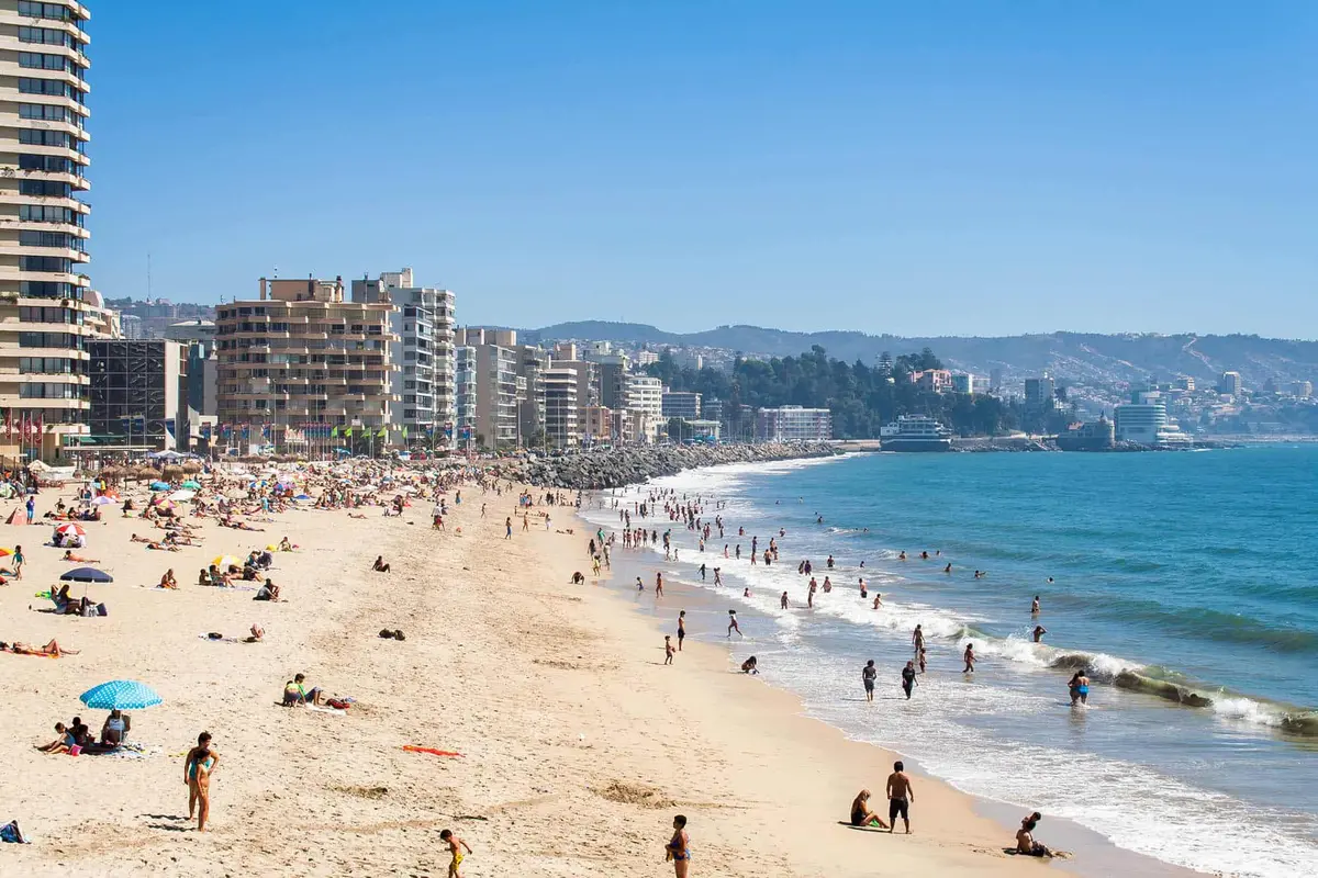 Cuánto cuesta alojarse una semana en Viña del Mar en enero 2026