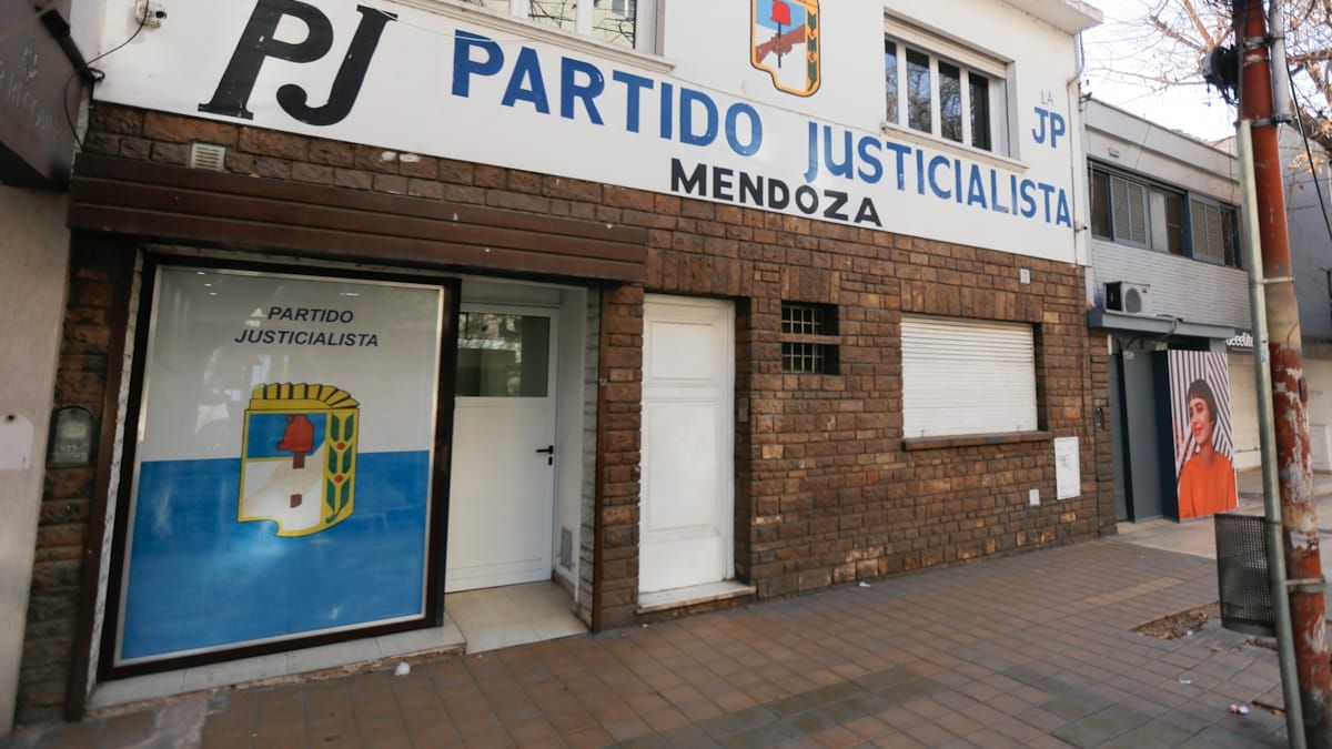 La Junta Electoral se reunió en la sede del Partido Justicialista de la Ciudad de Mendoza. La Junta Electoral se reunió en la sede del Partido Justicialista de la Ciudad de Mendoza.