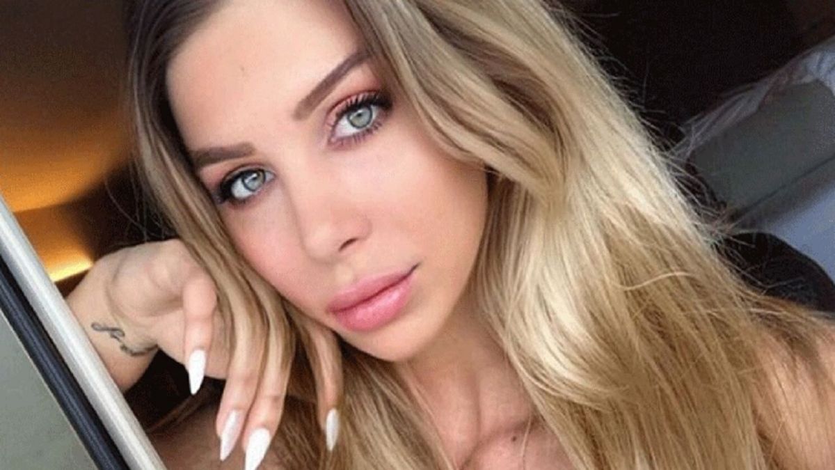 Romina Malaspina lució body ultra cavado de transparencias off-white y desafió la censura