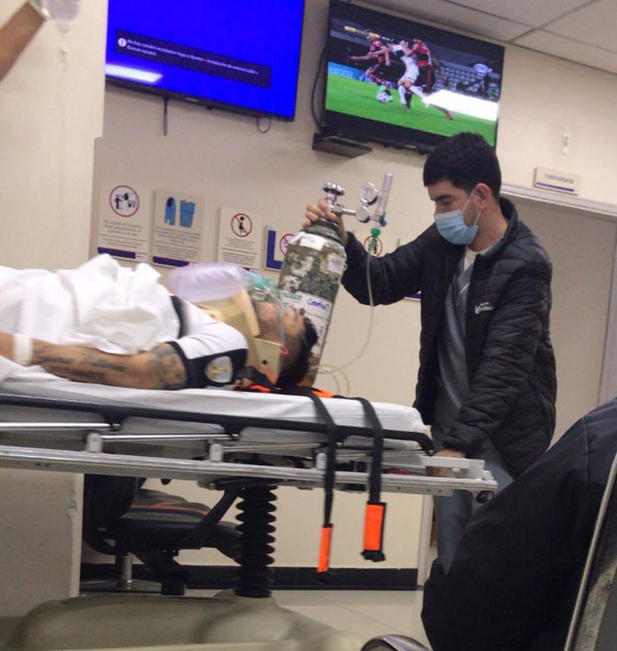 V&iacute;ctor Salazar sufri&oacute; una grave lesi&oacute;n en el partido de Copa Libertadores.