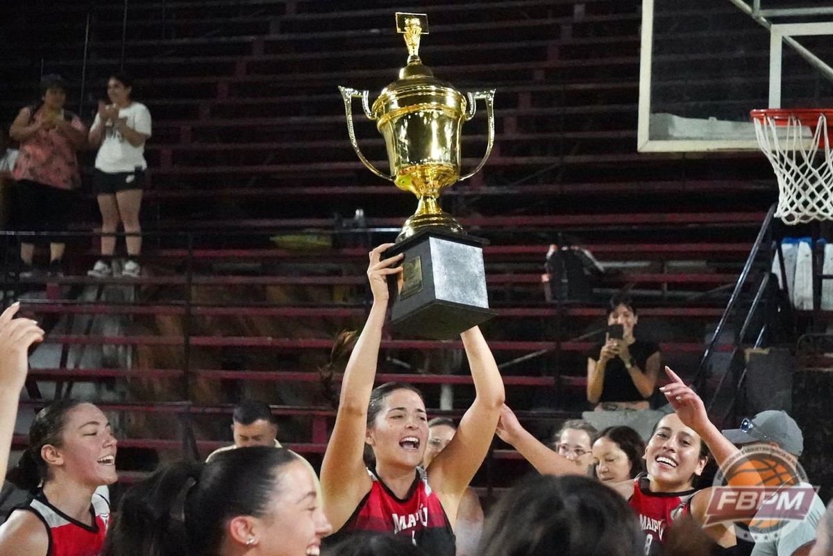 La Copa del mejor del a&ntilde;o es para la Municipalidad de Maip&uacute; en femenino.