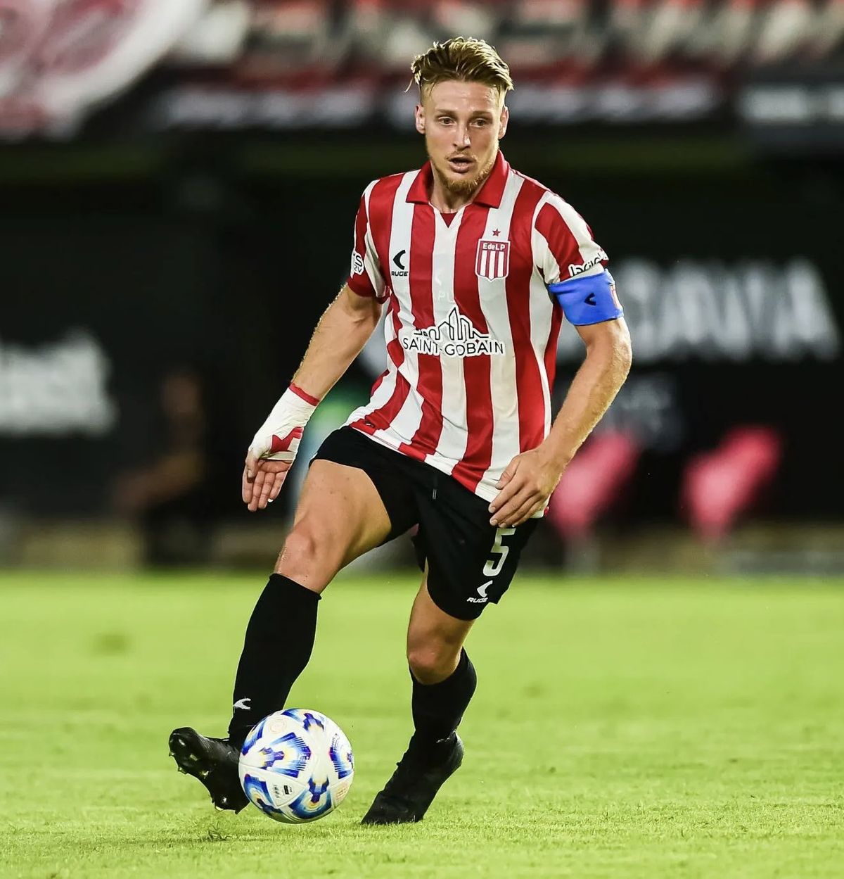 Santiago Ascac&iacute;bar es pretendido por Gallardo en River.