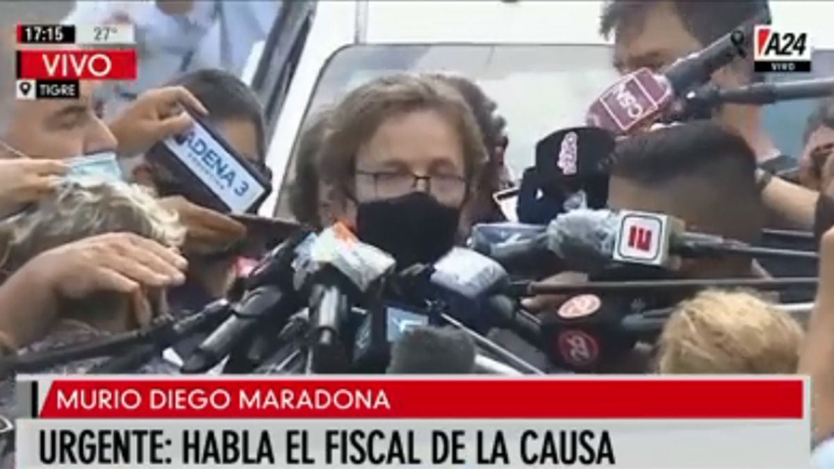 El fiscal que investiga las causas de la muerte de MAradona indicó que el cuerpo no tenía signos de violencia.