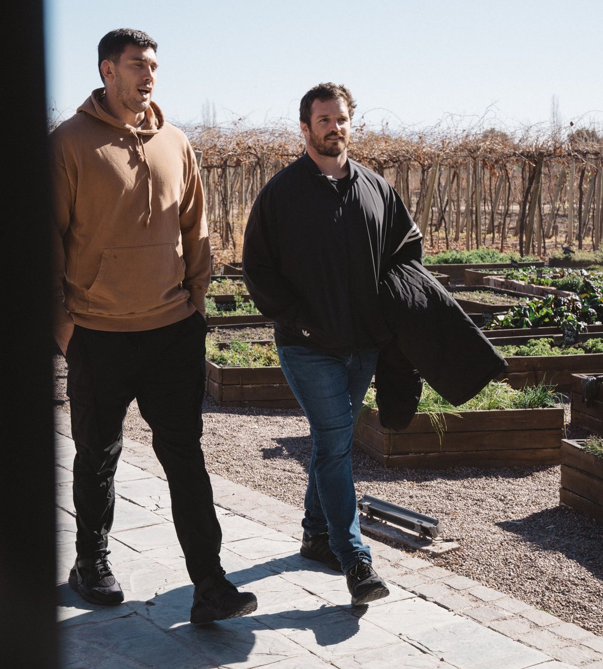 Matías Alemanno y el capitán Julián Montoya. Matías Alemanno y el capitán Julián Montoya.