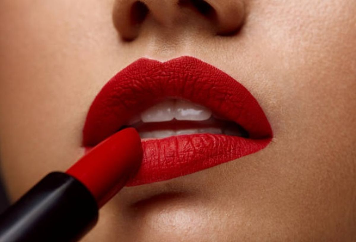 El efecto del pintalabios puede aplicarse a otros consumos. El efecto del pintalabios puede aplicarse a otros consumos.