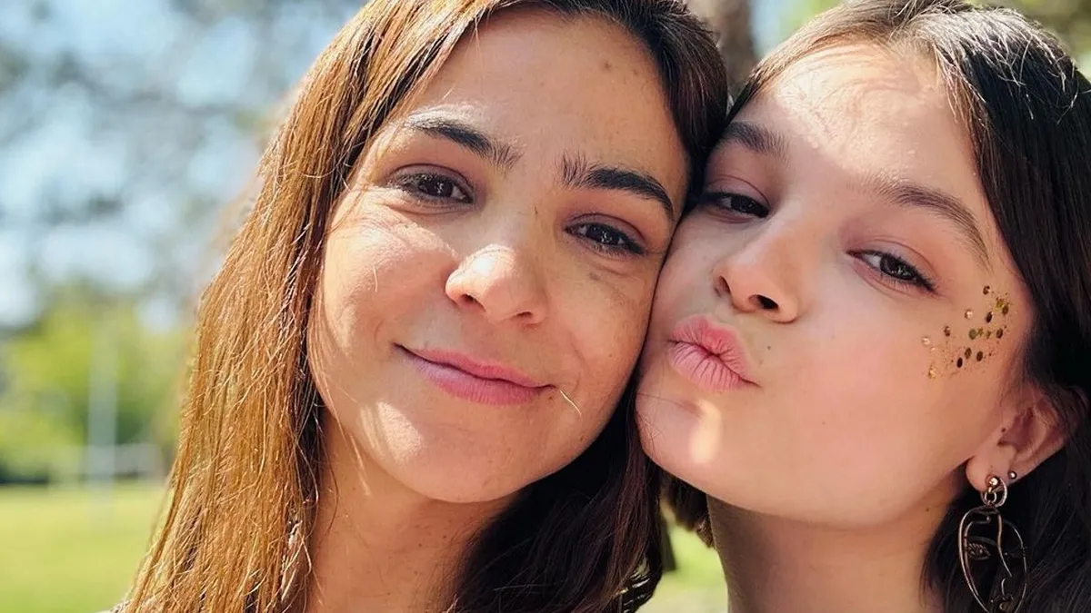 Agustina Cherri junto a su hija mayor Muna Pauls. Agustina Cherri junto a su hija mayor Muna Pauls.