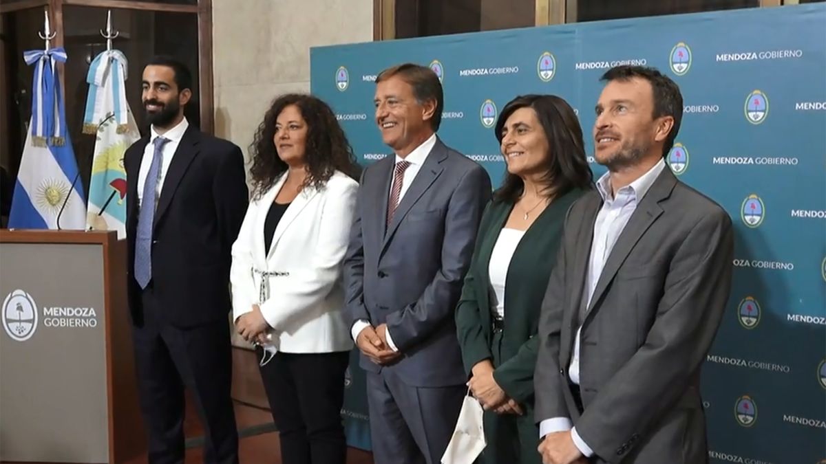 Víctor Fayad, Nora Vicario, Rodolfo Suarez Mariana Juri y Lisandro Nieri.