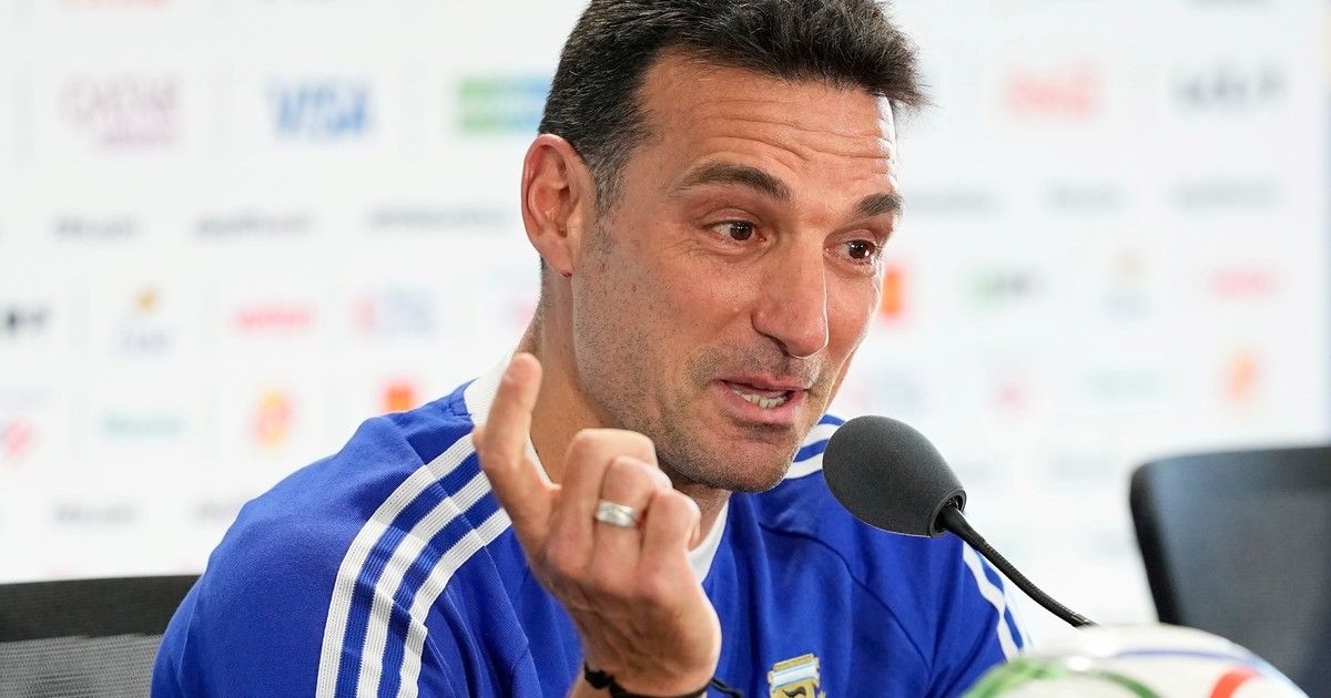 Scaloni y un momento de emoción antes del Mundial.