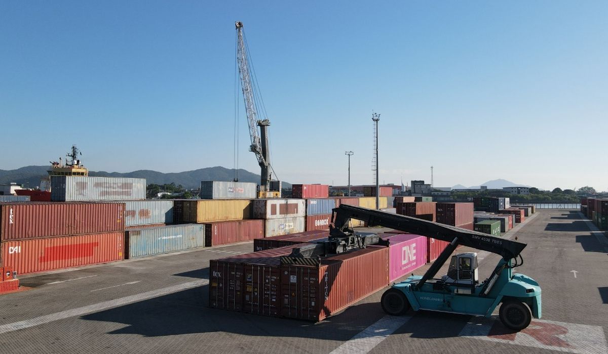 Mendoza le vende a Brasil el 22% de todo lo que exporta. Mendoza le vende a Brasil el 22% de todo lo que exporta.