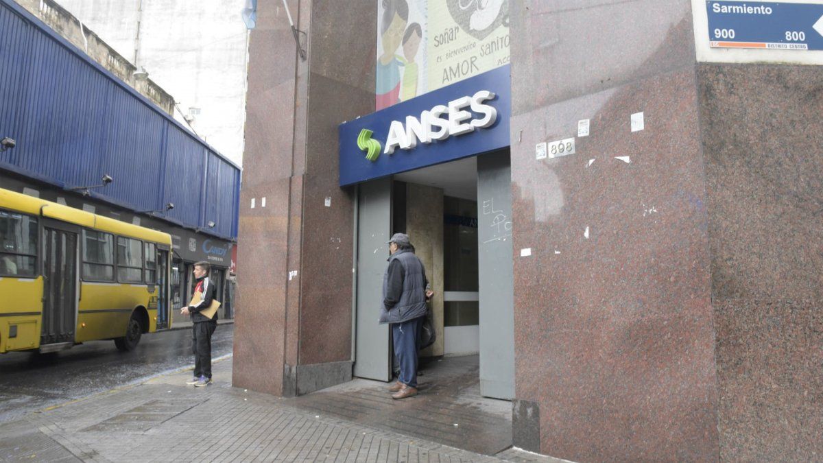 Los empleados de Ansés suspenderán la atención al público a partir del mediodía
