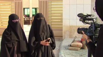 Al menos 17 mujeres fueron elegidas en los históricos comicios de Arabia Saudita