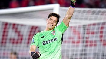 ¿Santiago Beltrán al Mundial? La noticia que recibió el arquero de River tras otra noche consagratoria ¿Santiago Beltrán al Mundial? La noticia que recibió el arquero de River tras otra noche consagratoria